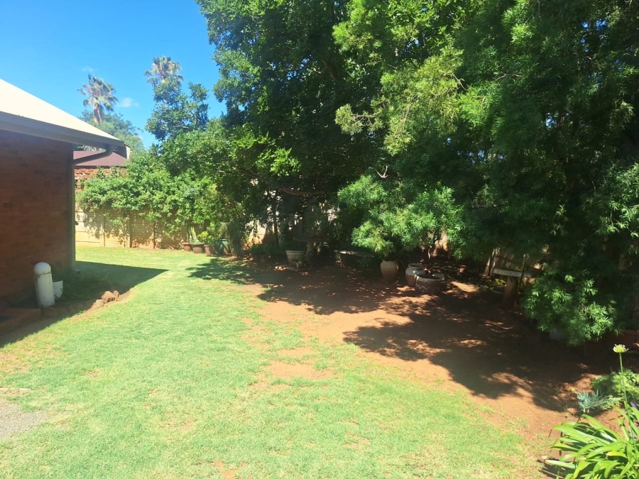 5 Bedroom Property for Sale in Fichardt Park Free State